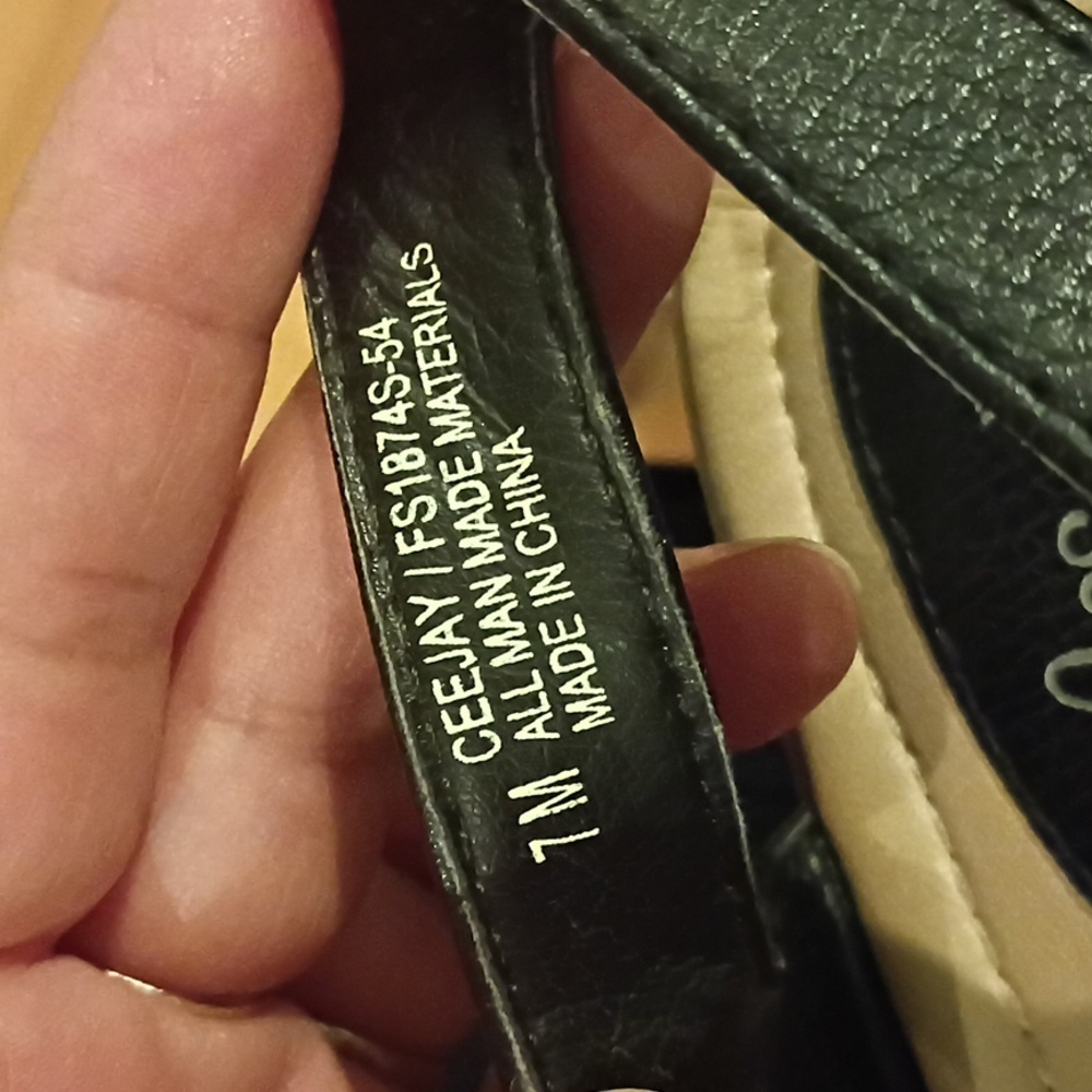Eurosoft by Sofft Black Ceejay Faux Leather Flatform Comfort Sandal Size 7 M - Picture 2 of 8